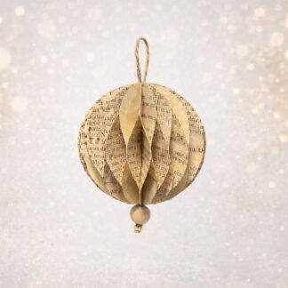 Boule de Noël en papier de vieux livre recyclé