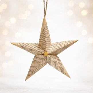 Étoile décorative en papier de vieux livre