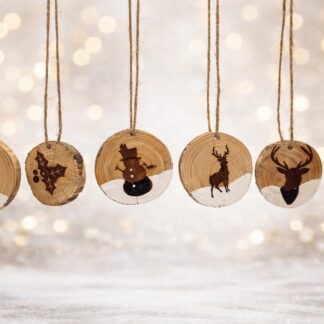 Lot de 6 décorations de Noël en bois gravé